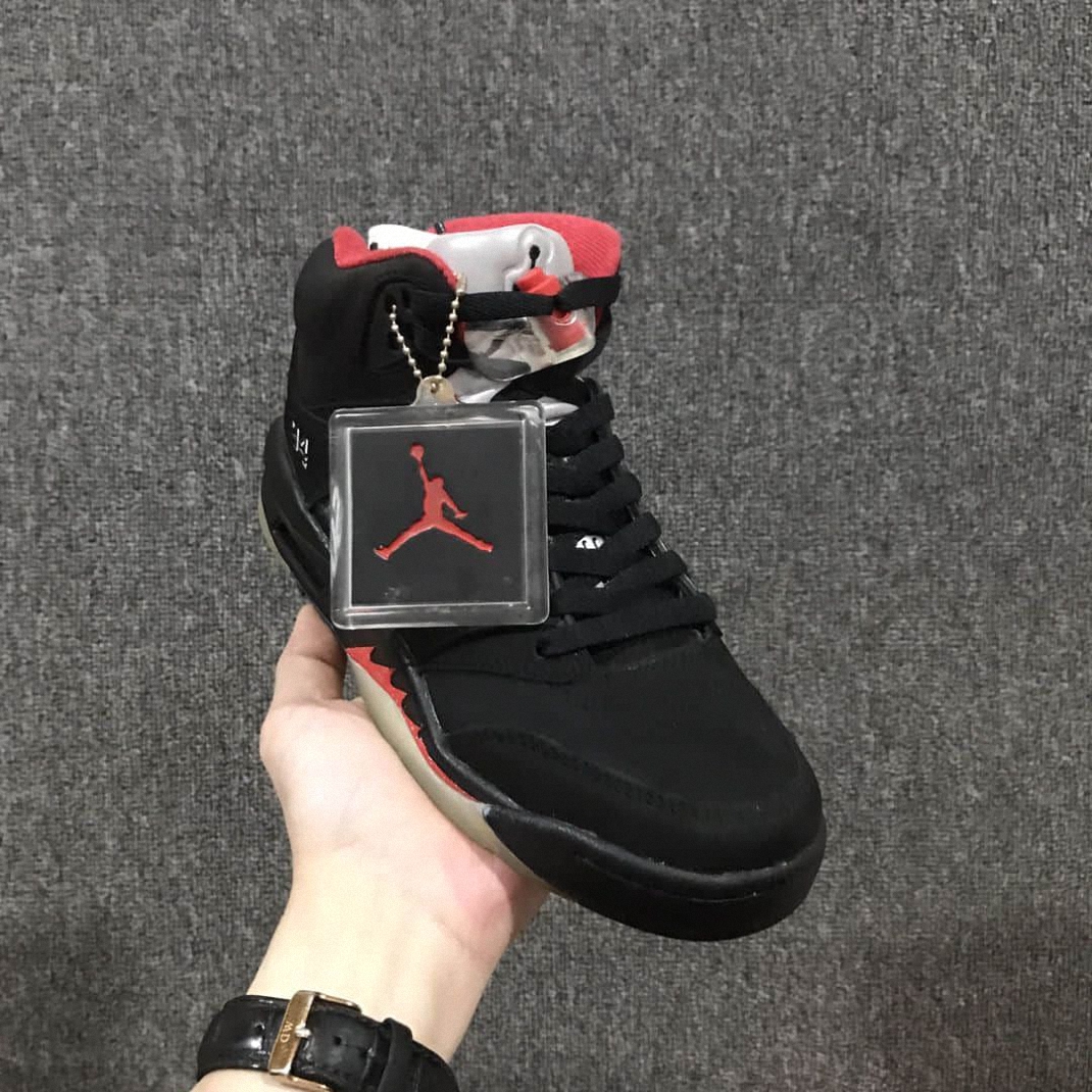 Air Jordan 5 レトロ 